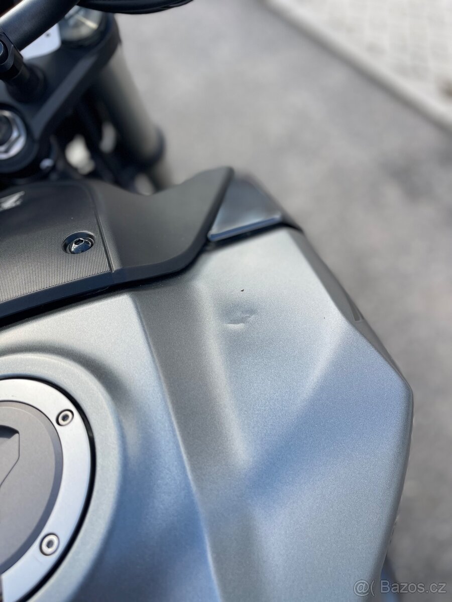 Honda Hornet 750 - 10