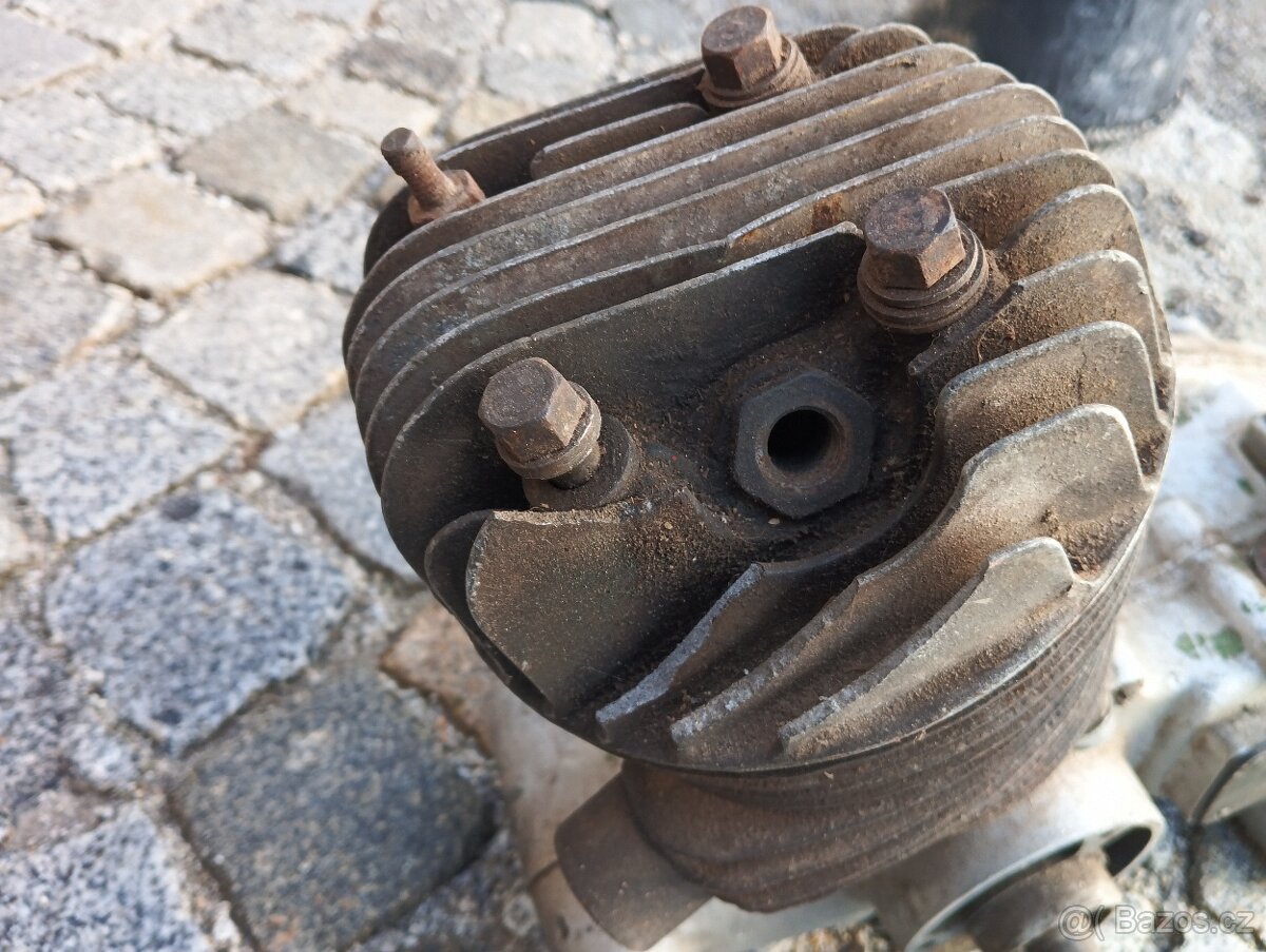 Motor ČZ 250 tourist, sport - 10