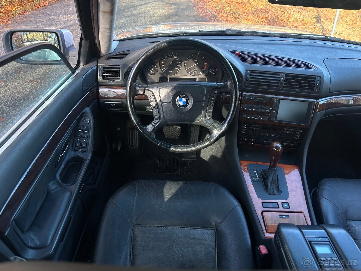 Bmw e38 740i facelift - 10
