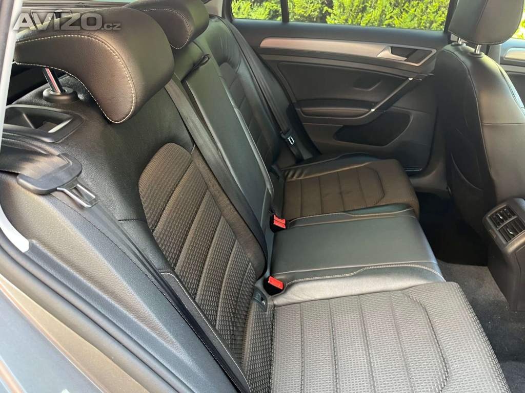 Volkswagen Golf kombi 1,6 TDI 81 KW NEZÁVISLÉ TOPENÍ, SENZOR - 10