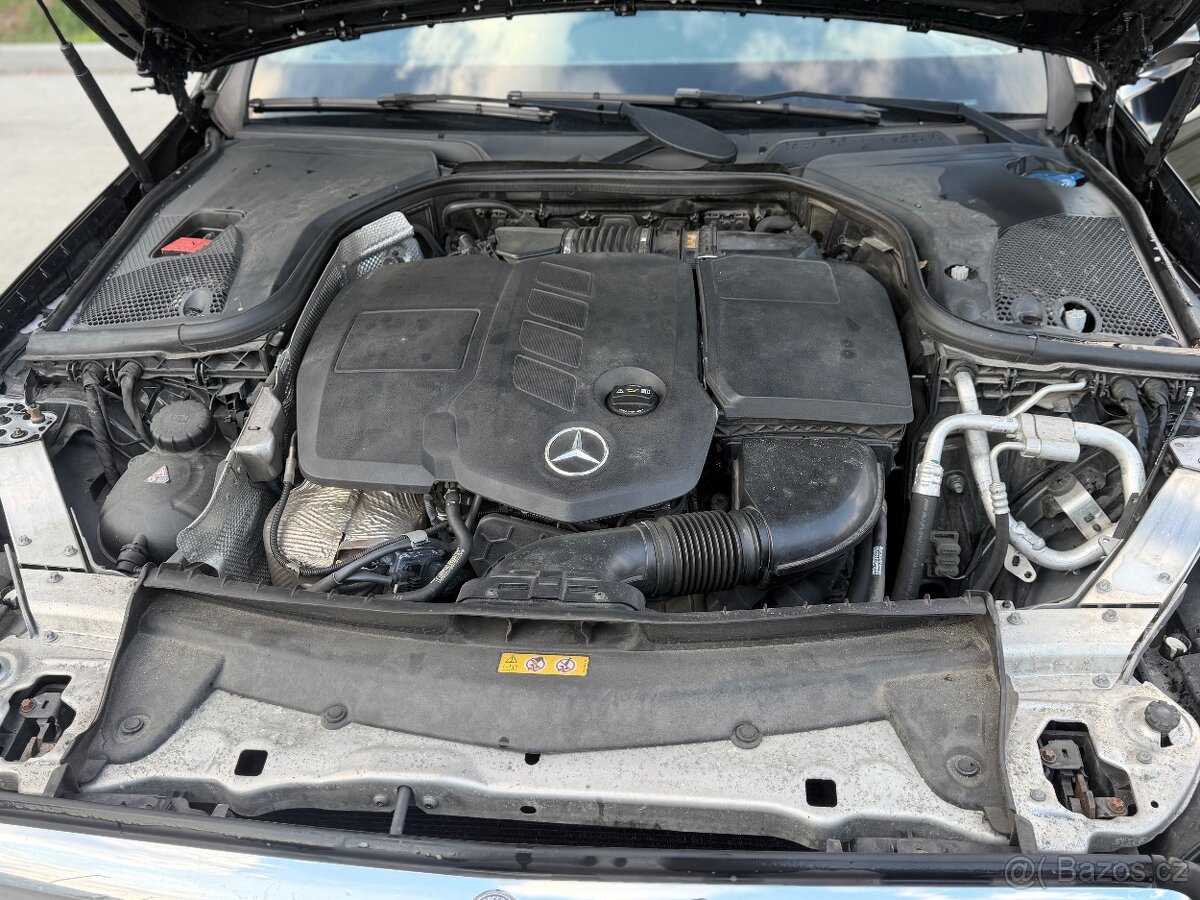 Mercedes Benz E 200 - 10