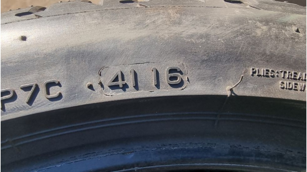 Letní pneu 235/40/19 Bridgestone - 10