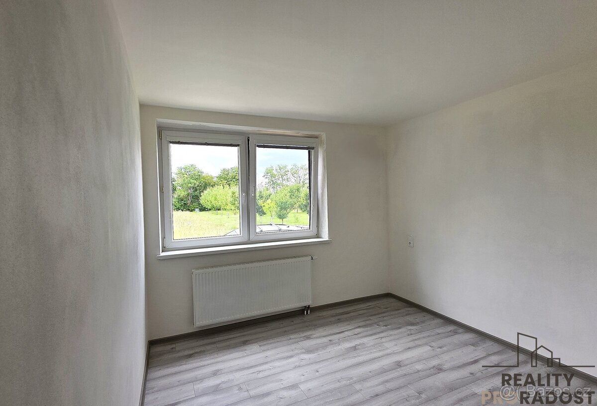 Ve výhradním zastoupení nabízíme k prodeji rodinný dům o dis - 10