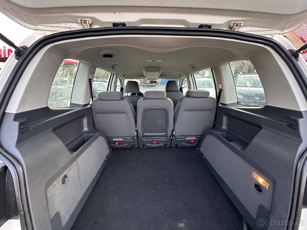 Vw touran 1.6tdi Super stav - 10