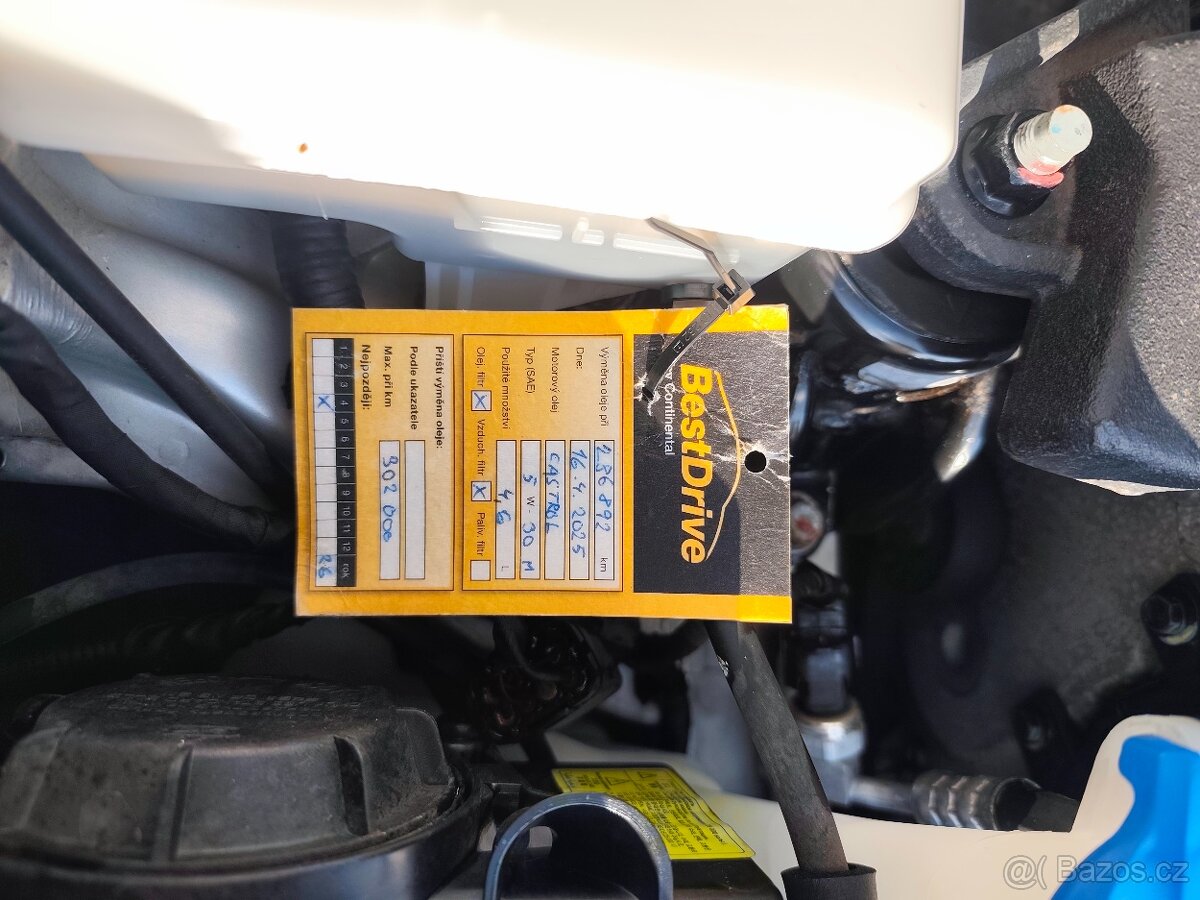 Kia Ceed SW 1.6 CRDi – kombík - 10