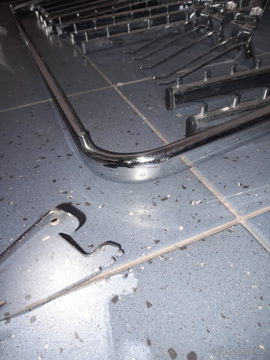 Držáky na ramínka - 10