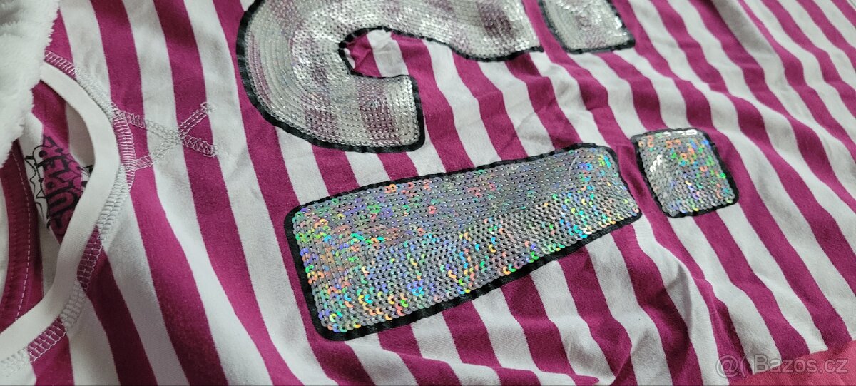 Set triček obecně cca vel.S - 10