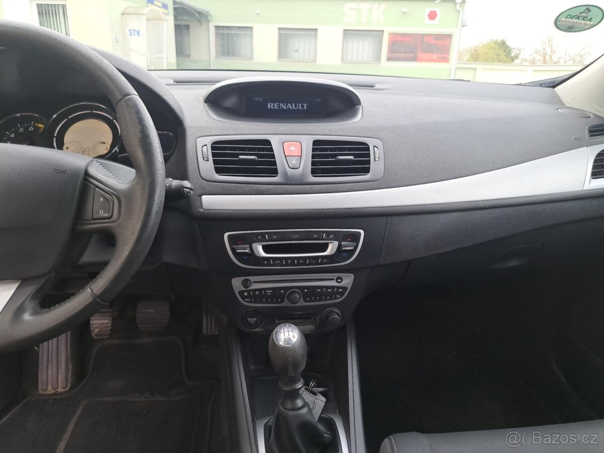 Renault Megane combi 1.6i - 10