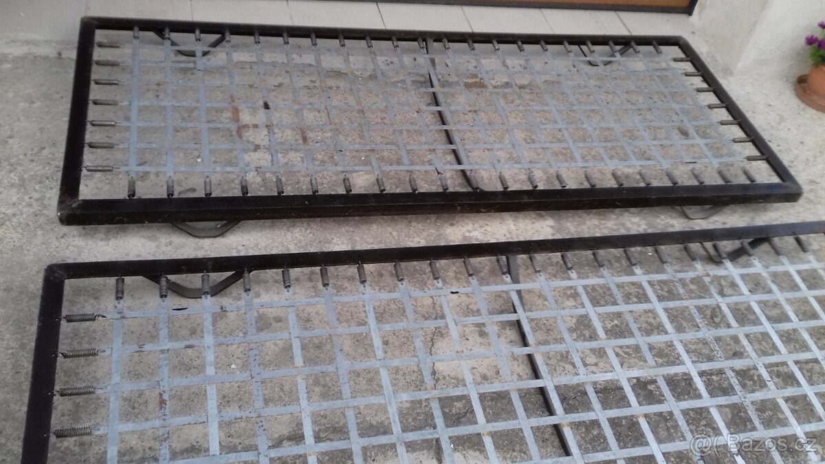 SKŘÍŇ policová - pěkný stav// SKŘÍŇ TON - ŠATNÍ + ÚZKÁ SKŘÍŇ - 10