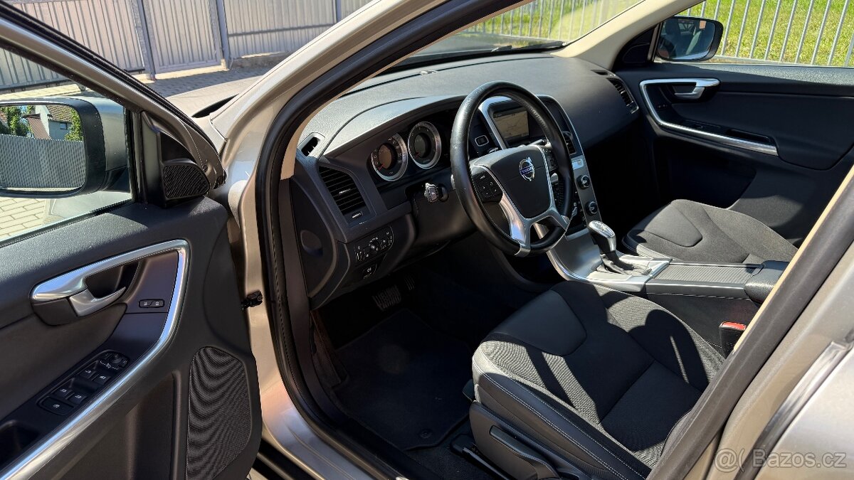 Volvo XC60 //2.4 D4//120kW//AWD//107TKM//SERVIS//1.MAJ// - 10