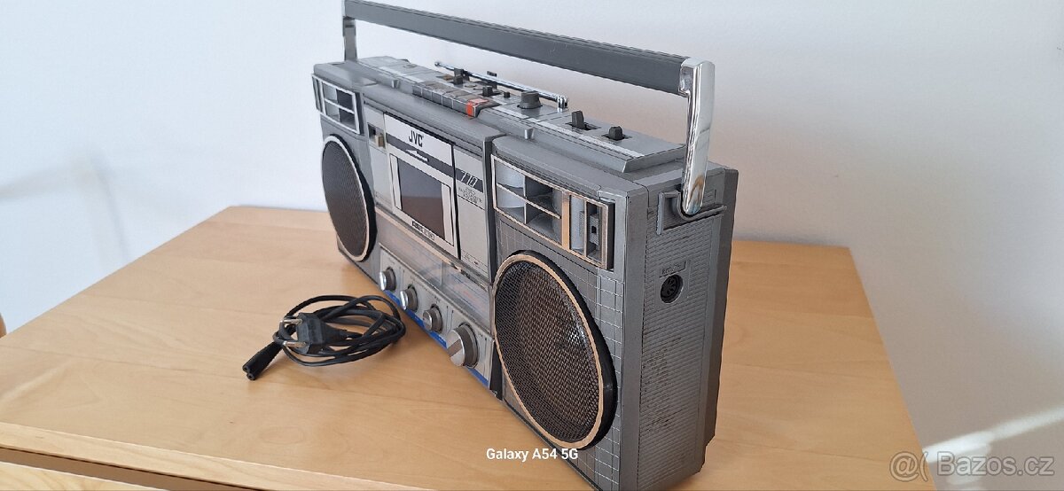 Radiomagnetofon JVC - 10