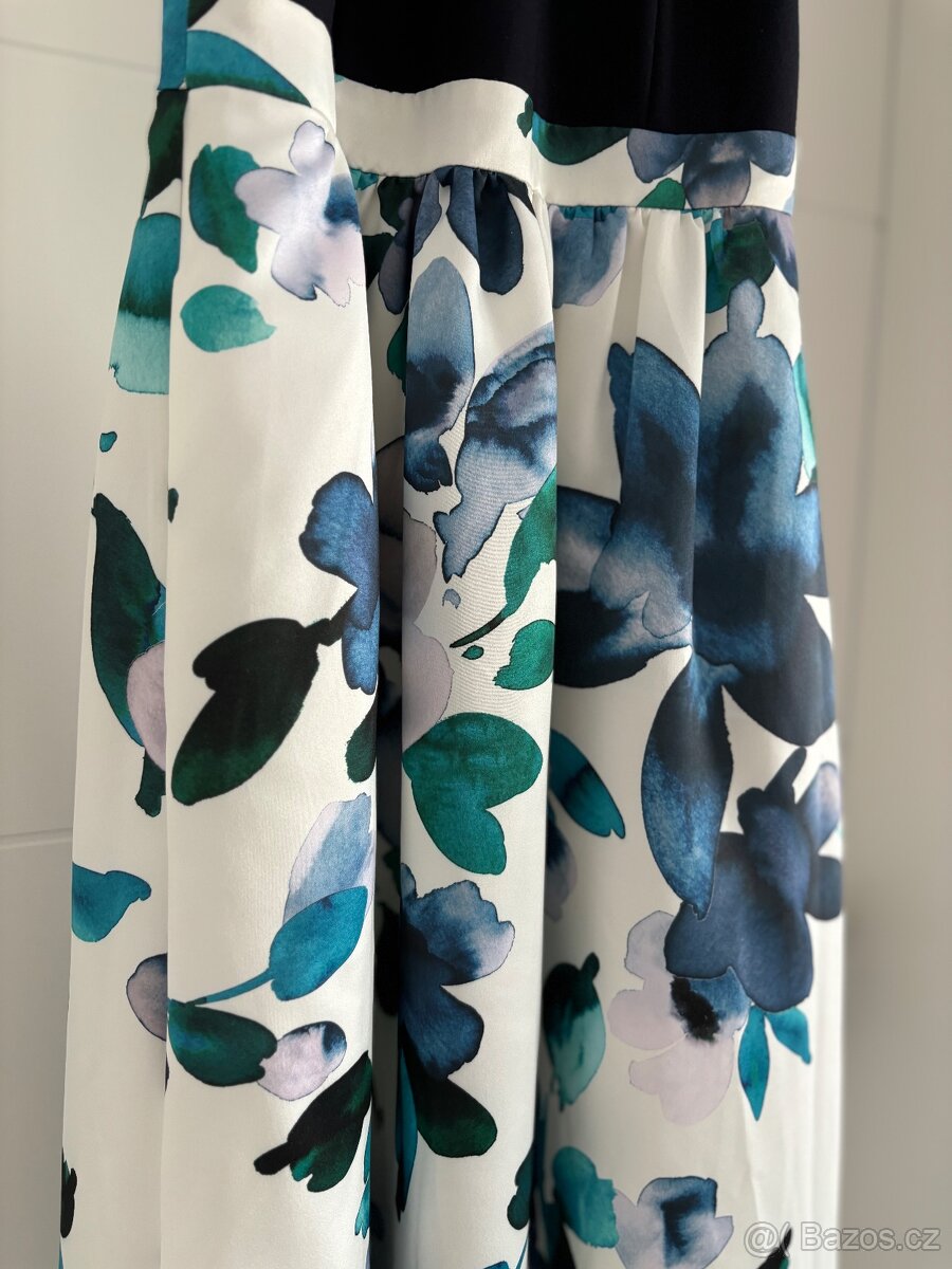 Nové šaty Jake's - 10