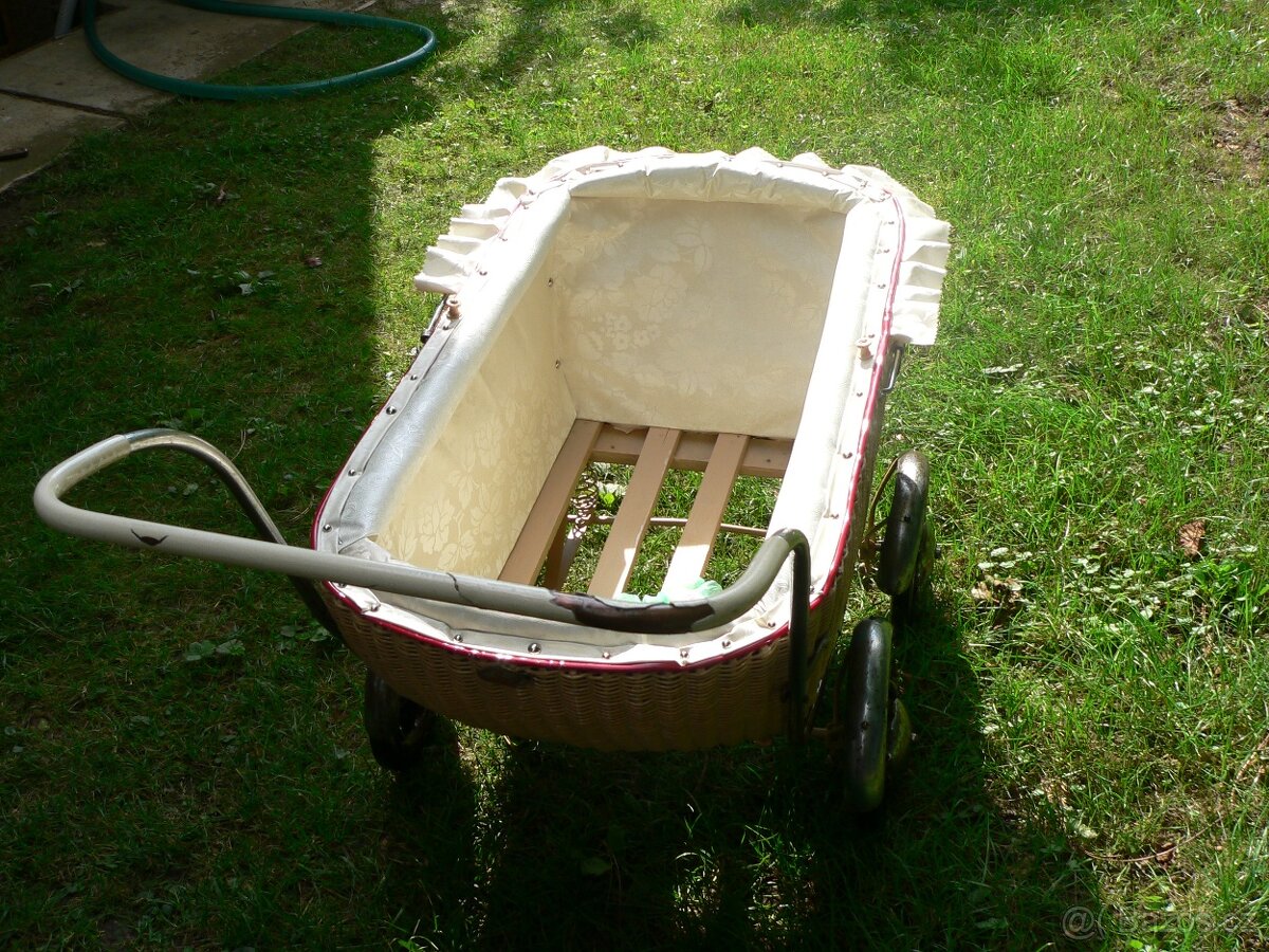 Retro kočárek proutěný pro panenky prodám nebo vyměním - 10