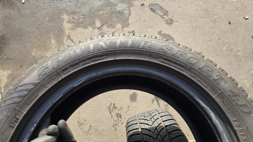 Zimní pneu 205/55/16 Dunlop - 10