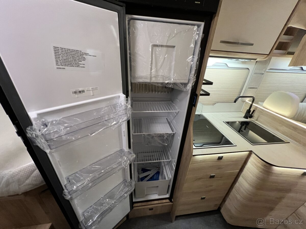 EURA MOBIL PROFILA RS 695 EB 2025 - 10