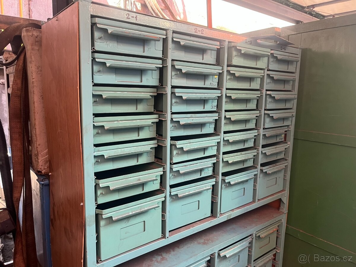 Zásuvkový,šuplíkový regál - 10