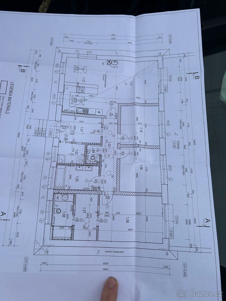 Hledám zedníky - 10