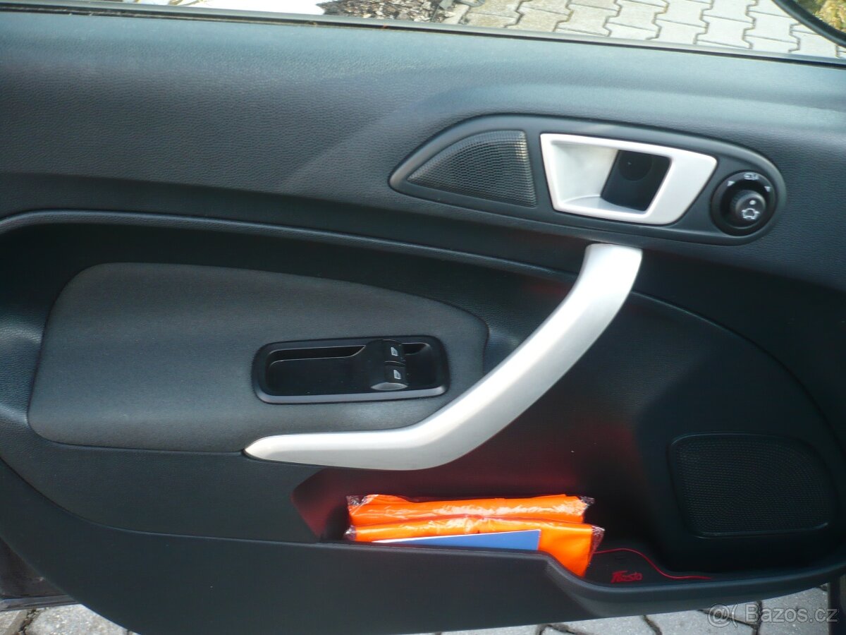 Ford Fiesta 1.4 - 10