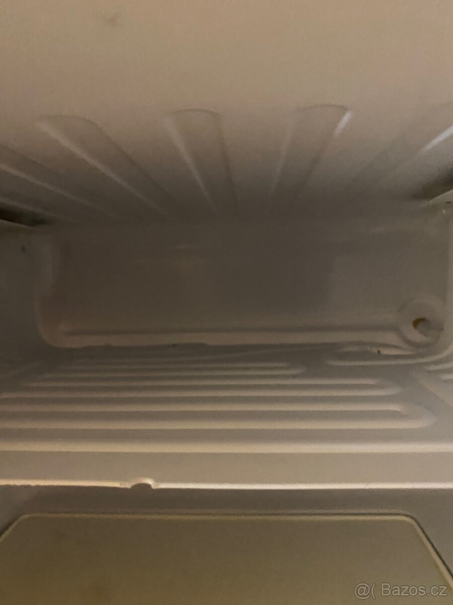 Prodám mini lednici LG GC-051SS – 46 l - 10