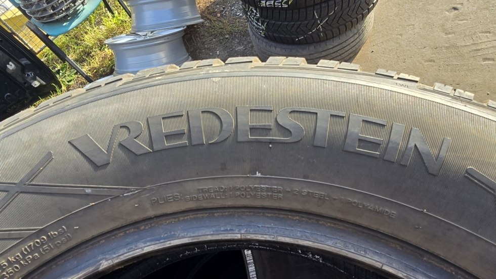 Zimní pneu 215/60/16 Vredestein - 10