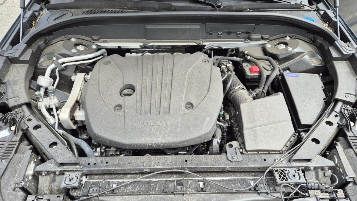 VOLVO XC60 2.0 AWD aut. Ultimate Black Edition - 10