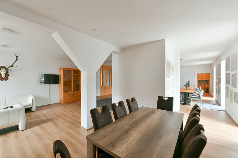 Multifunkční objekt - Rabštejn nad Střelou+pozemk a letiště - 10