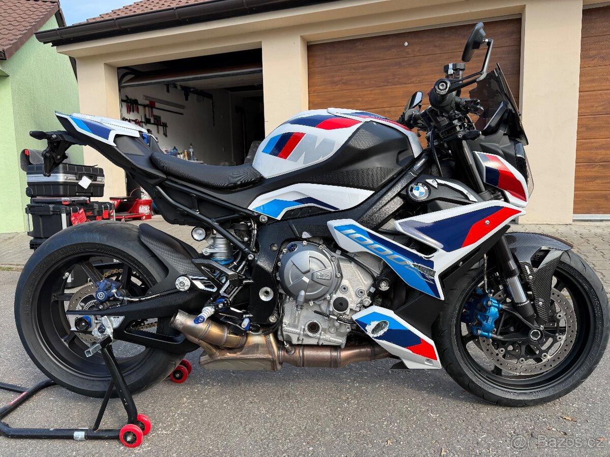 Bmw m1000r - 10