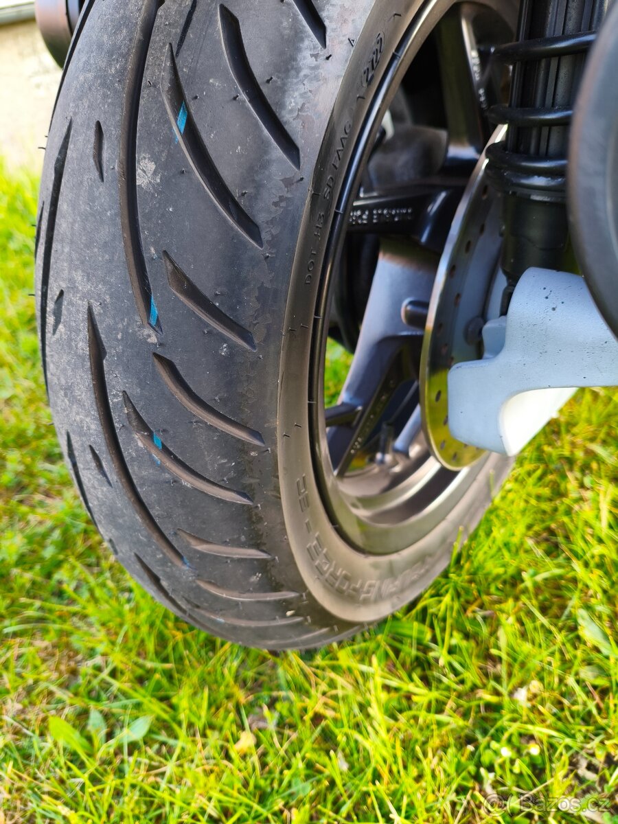 Yamaha X-Max 125i - 10