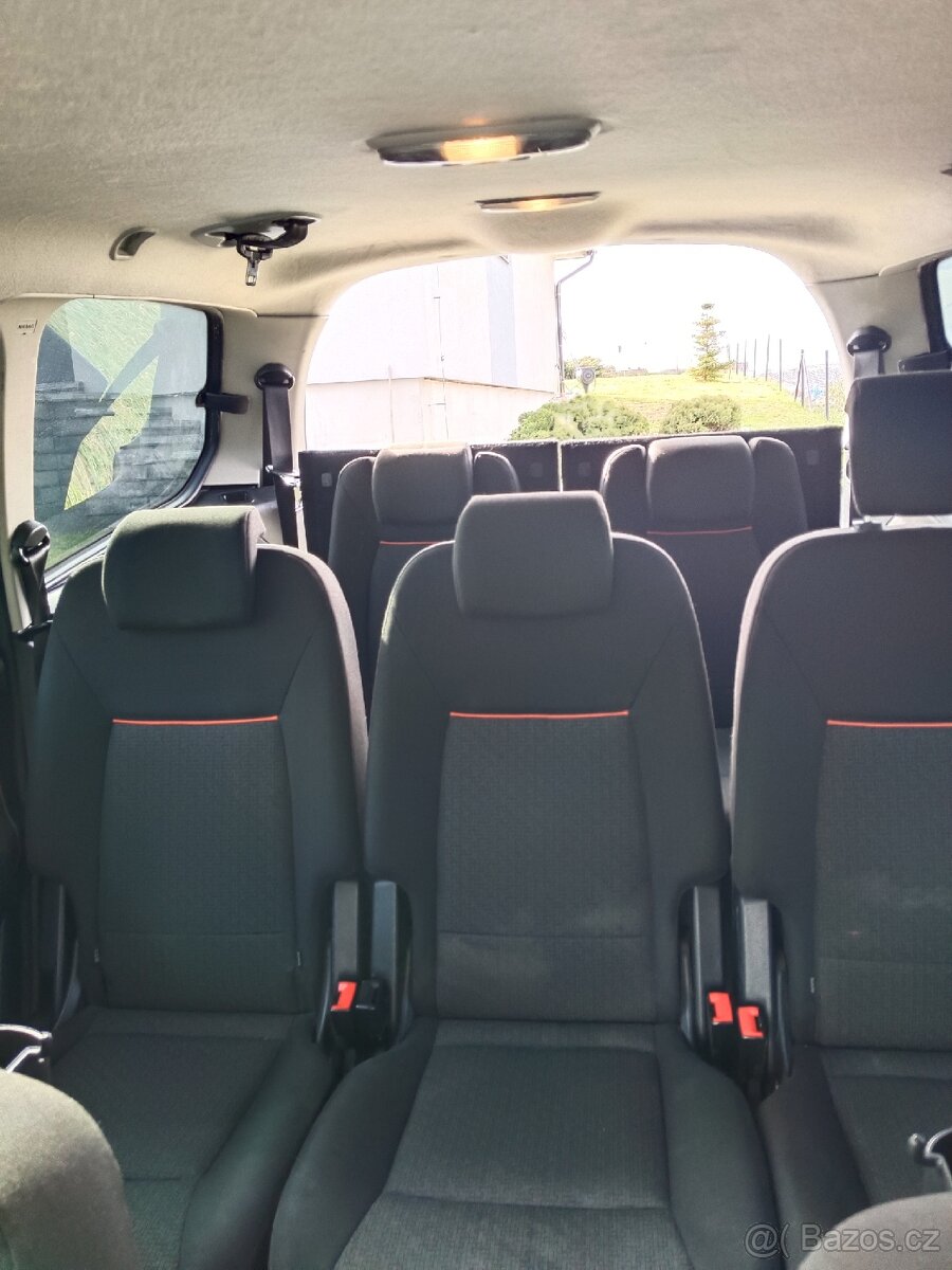 Ford Galaxy - 10