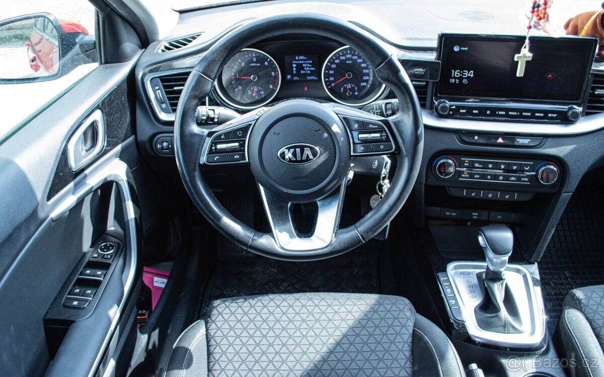 Kia Ceed SW 1.6 CRDi 136k Gold A/T - 10
