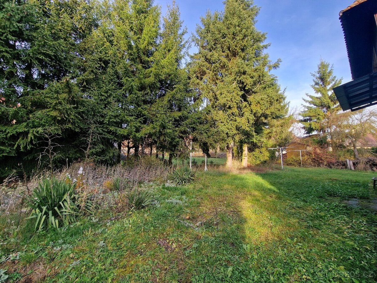 RD 5+1 ,POZEMEK 2000M², 2x garáž - 10