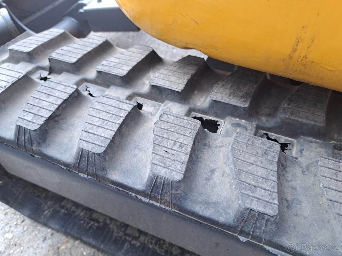 Minibagr Komatsu PC10 - 10