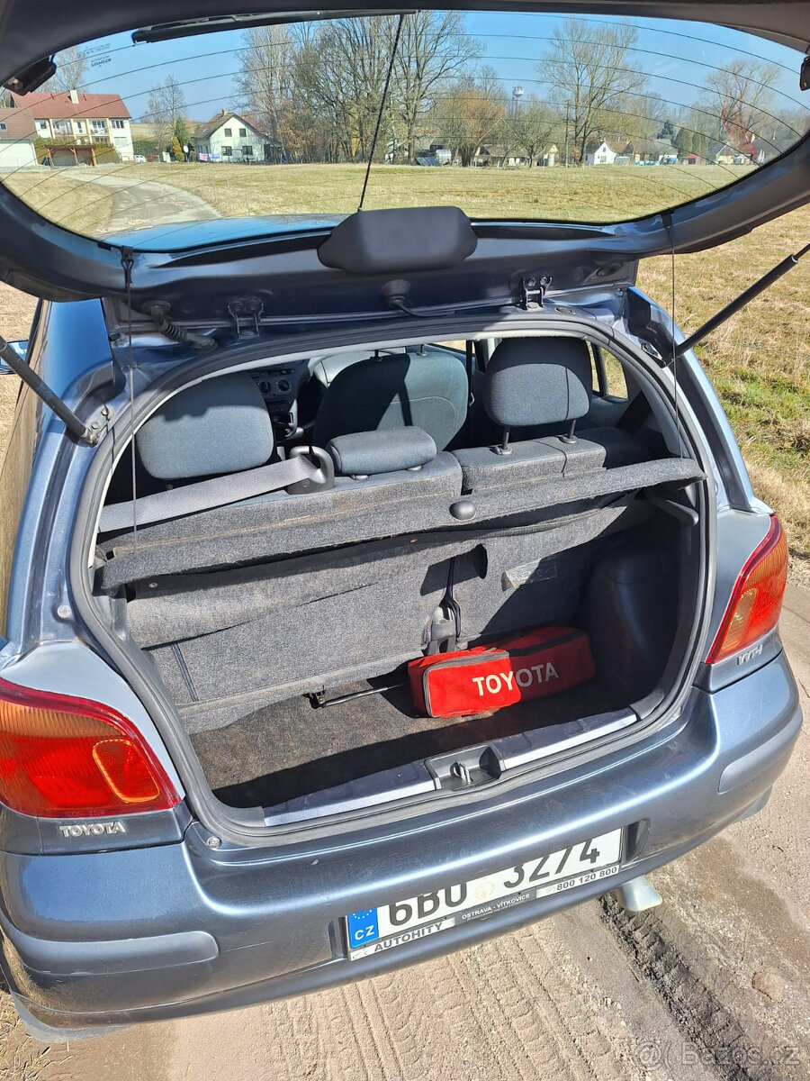 Toyota Yaris 1.0 - 10