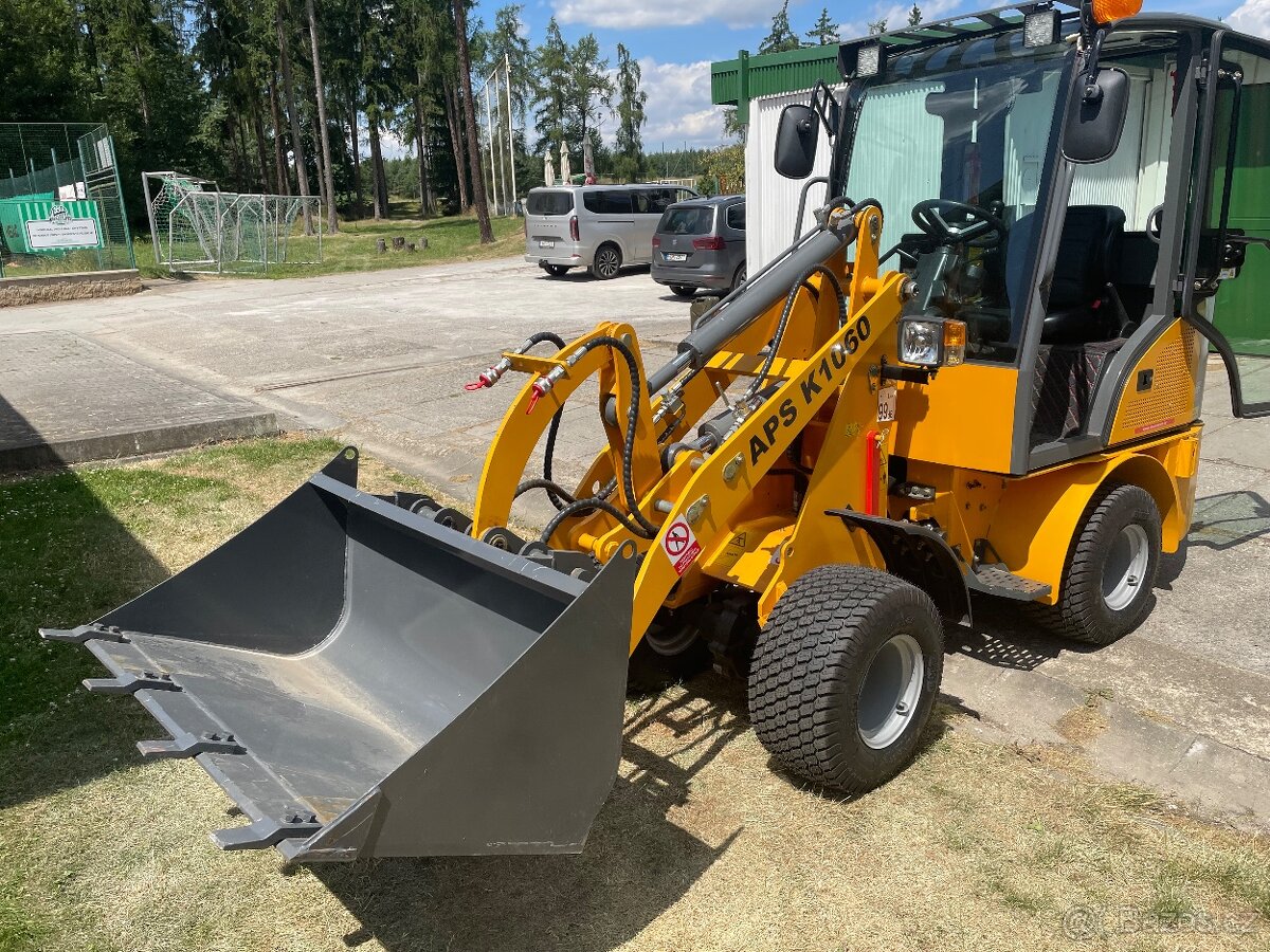 Kloubové Nakladače prodej -servis APS 1060 - 10