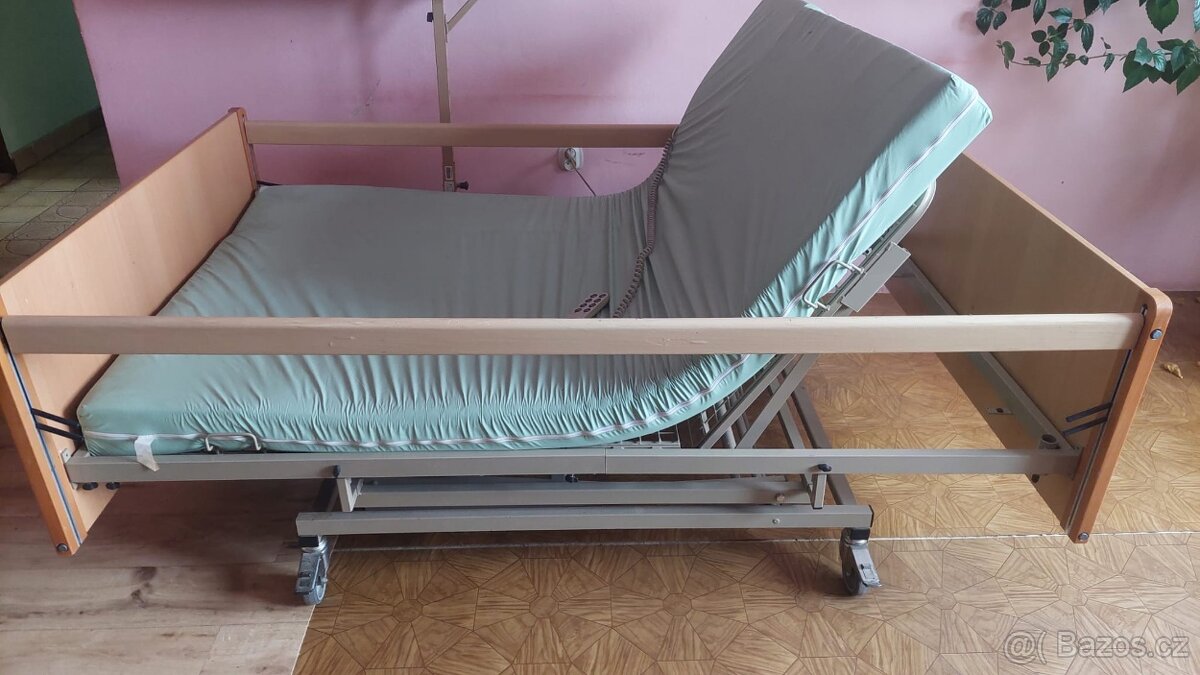 Postel zdravotní, polohovací, masiv - 10