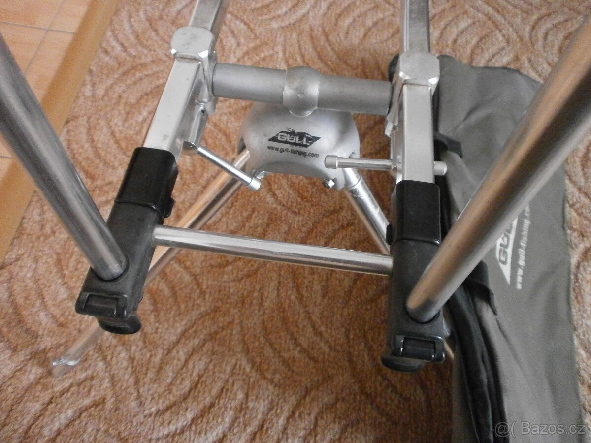 Prodám stojany na rybářské pruty - 10