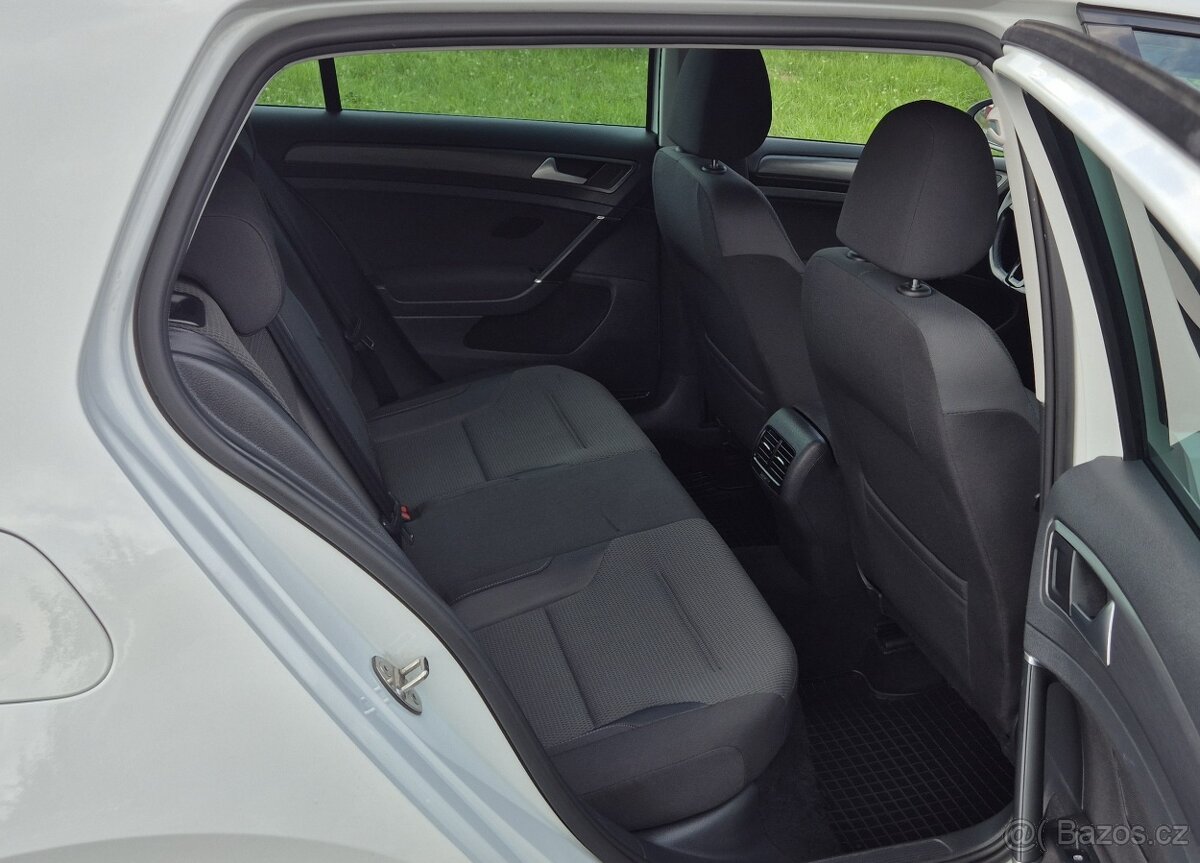 Volkswagen Golf VII e-Golf 1.majitel servisní kniha DPH - 10