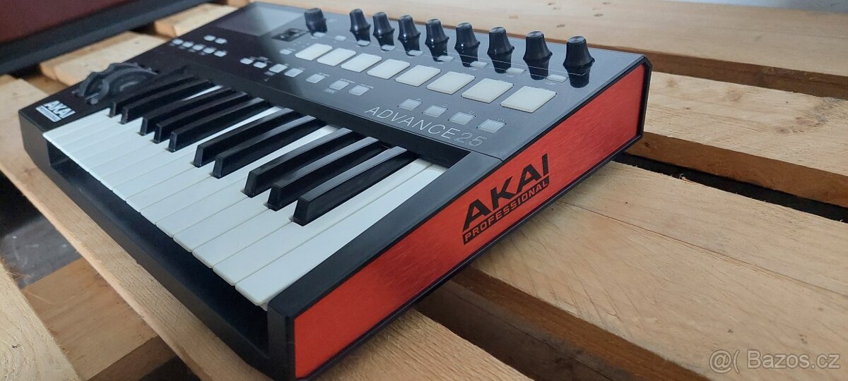 AKAI ADVANCE 25 - 10
