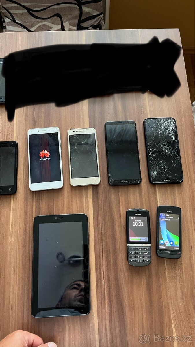 Prodám starši mobily - 10