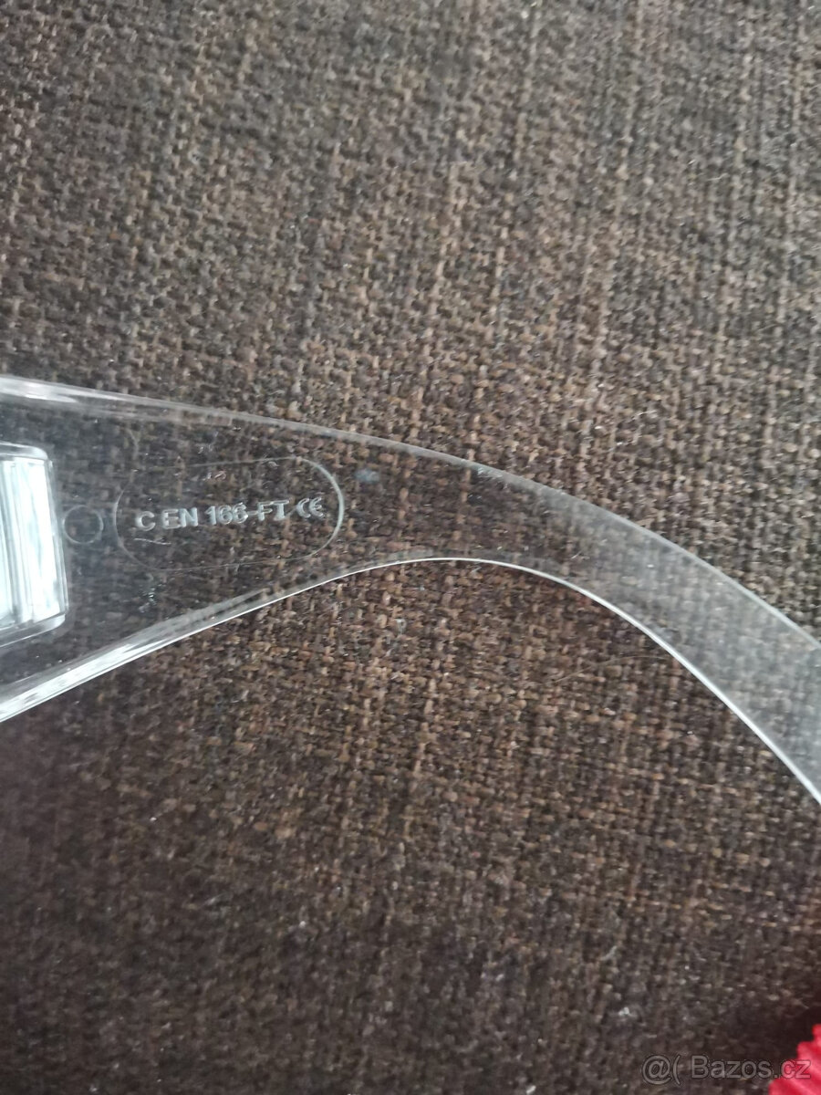 Laboratorní Plášť a Brýle - 10