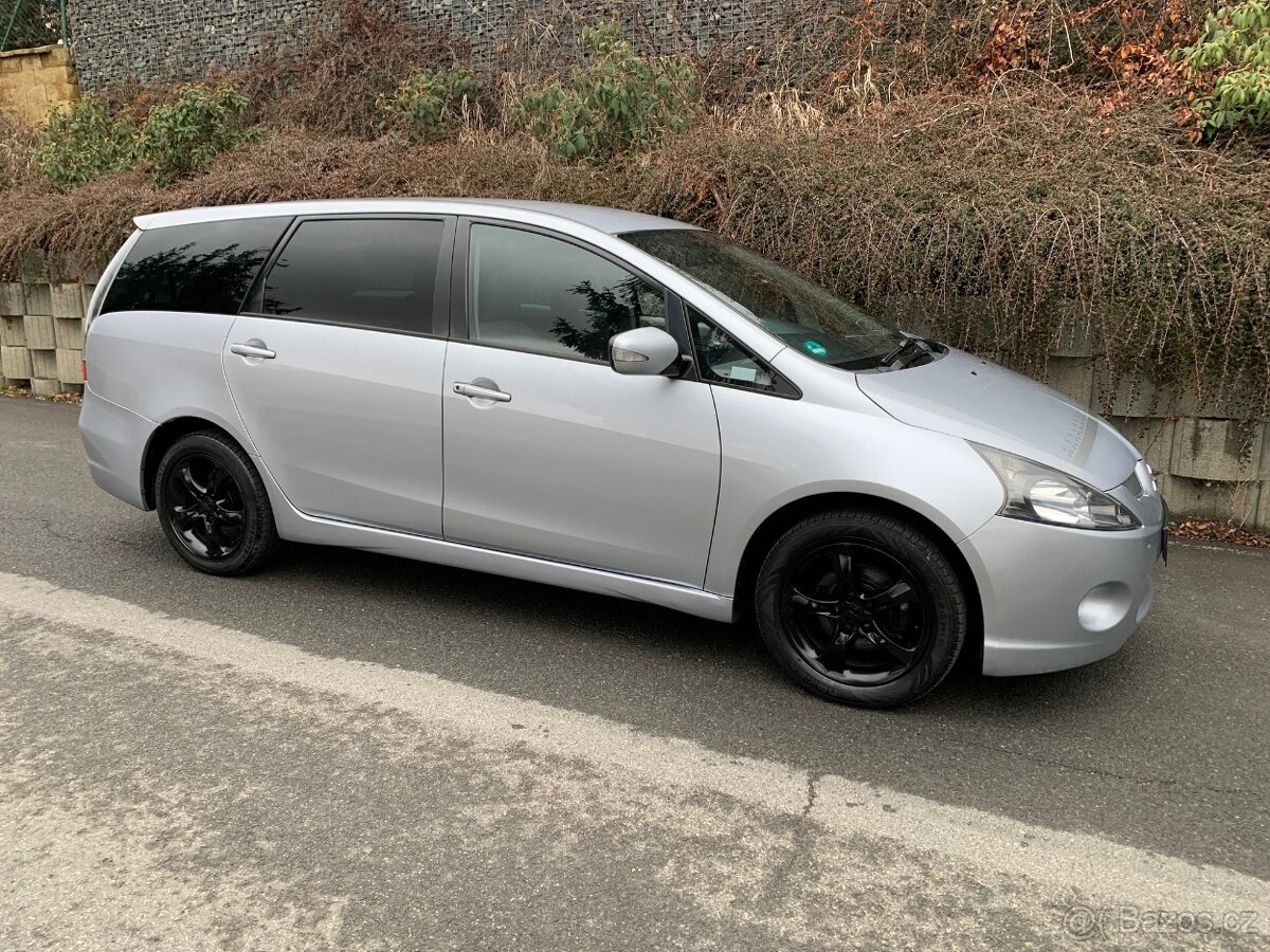 Mitsubishi Grandis 2.0 Di - D 6 místný - 10
