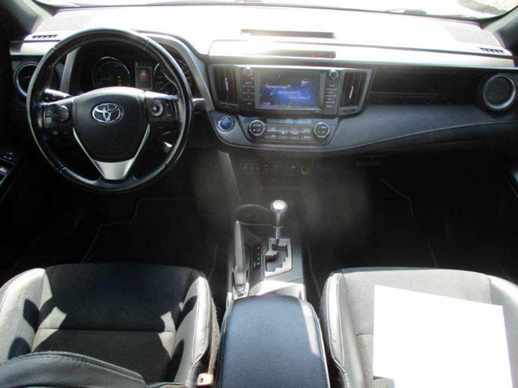 TOYOTA RAV4 2.5Hybrid 145 kW Executive e-CVT 12/2016 - 10