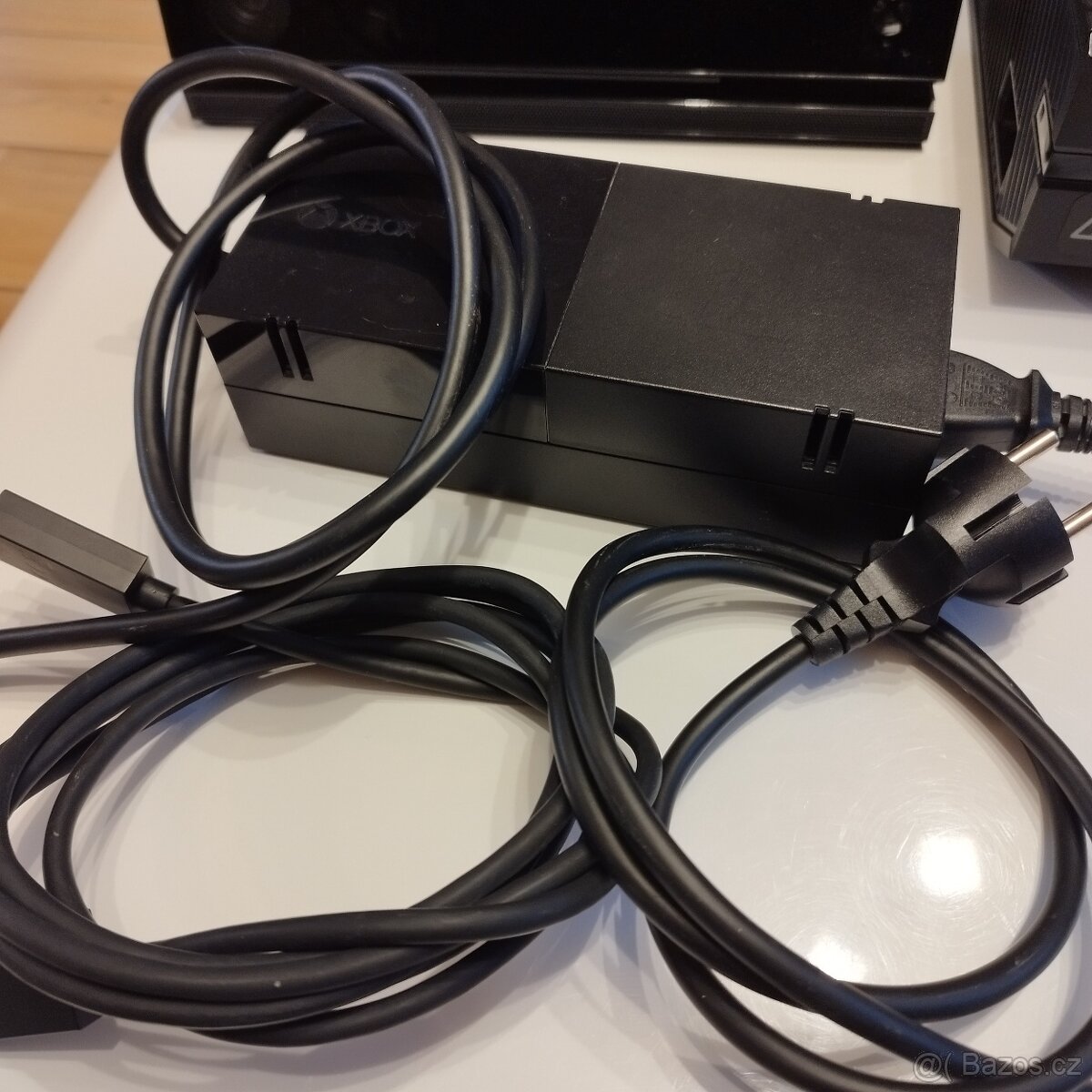 XBOX ONE 500G;+ KINEKT - 10