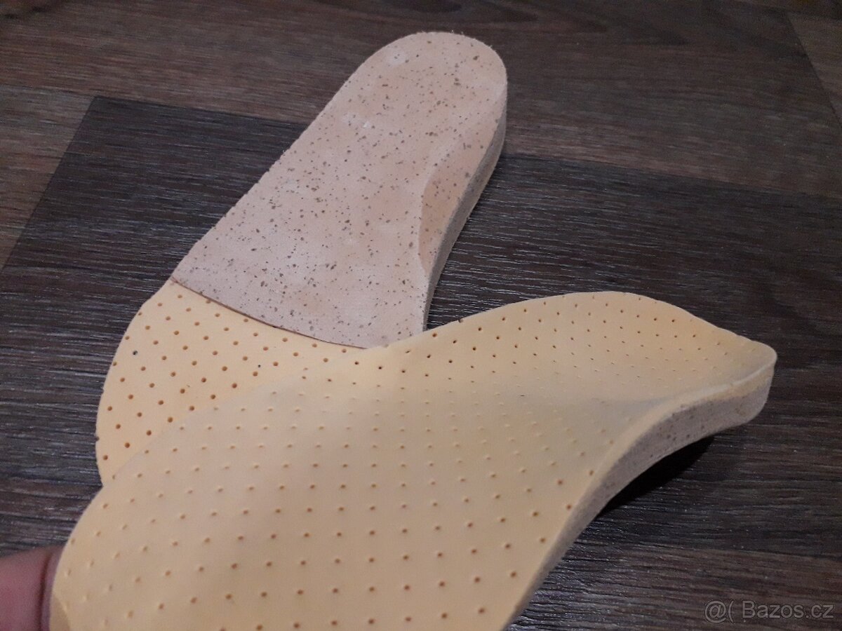 Ortopedické vložky do bot 2x dělka 18cm, 1x délka 17cm - 10
