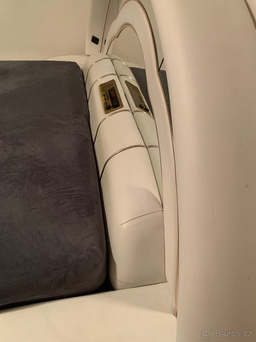 Manželská postel - 10