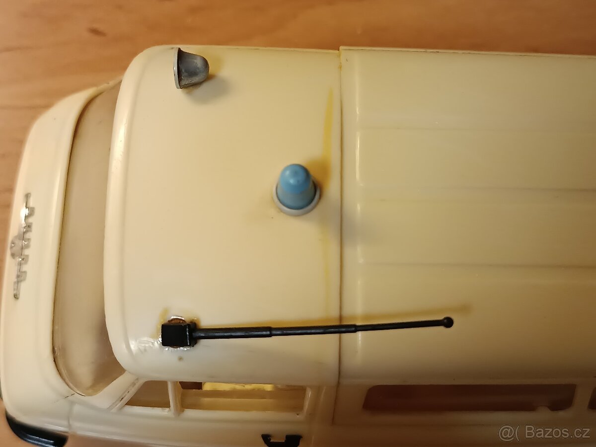 Staré autíčko Škoda 1203 KDN - 10