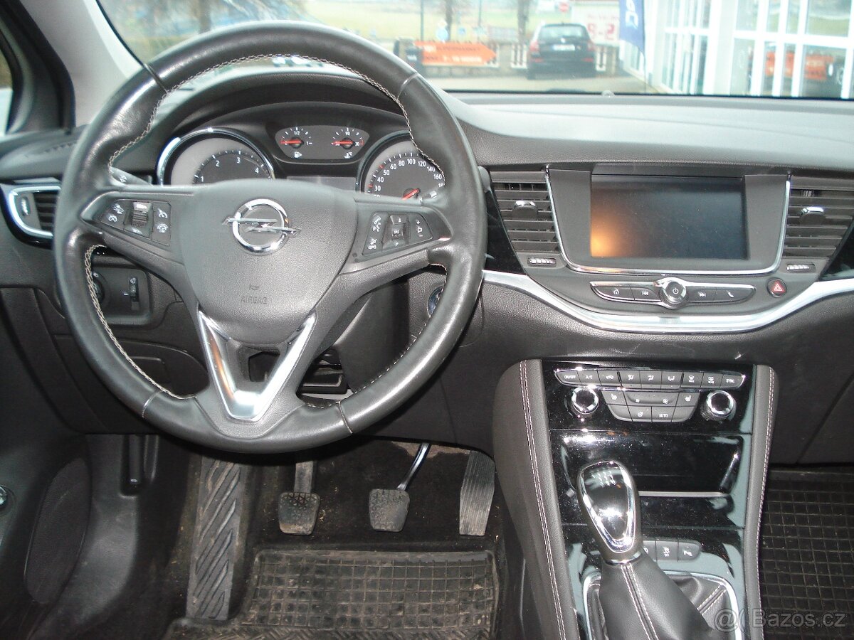 Opel Astra Kombi 1.6 CDTI,ČR,SERVISKA,NOVÁ STK,MODEL 2018 - 10