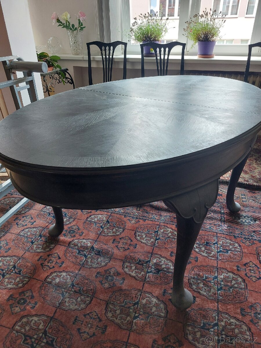 Starožitný stůl a 6 židlí - 10