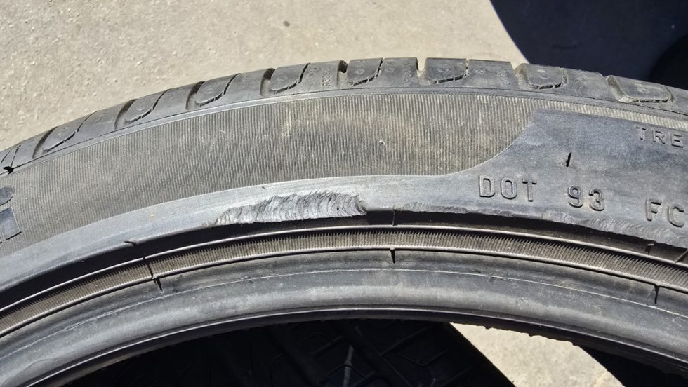 Letní pneu 235/40/19 Pirelli - 10