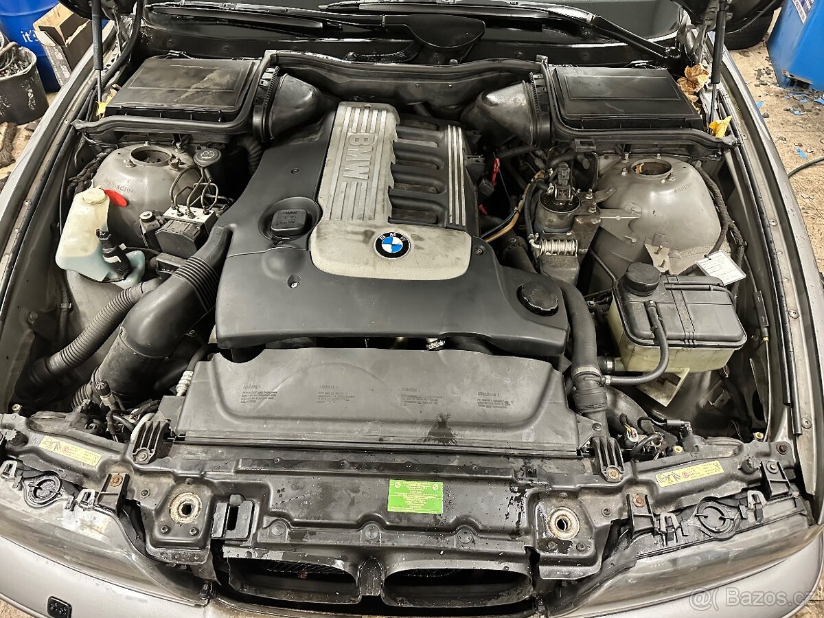 BMW E39 530DA 142KW TOURING - TAŽNÉ - 10